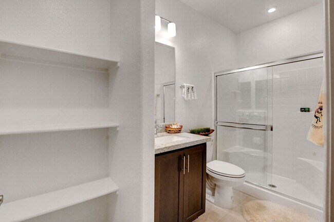 Building Photo - Beautiful Energy Star Home in Skye Hills