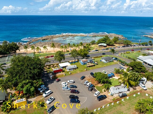 Building Photo - Estate on 1 acre 3 bedroom 2.5 baths and attached 2 car garage