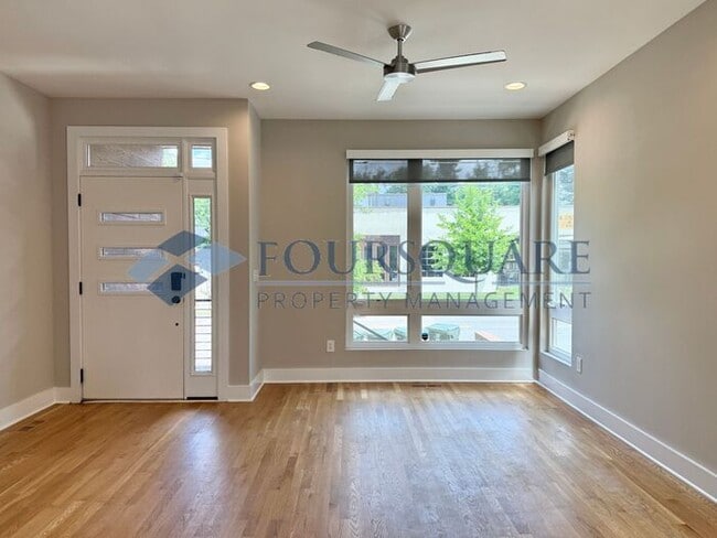 Building Photo - Beautiful  3-Bed / 3.5-Bath End-Unit Townhome with Rooftop Patio, Skyline Views & Climate-Control...