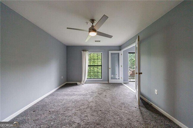 Building Photo - 27306 Plantation Dr NE