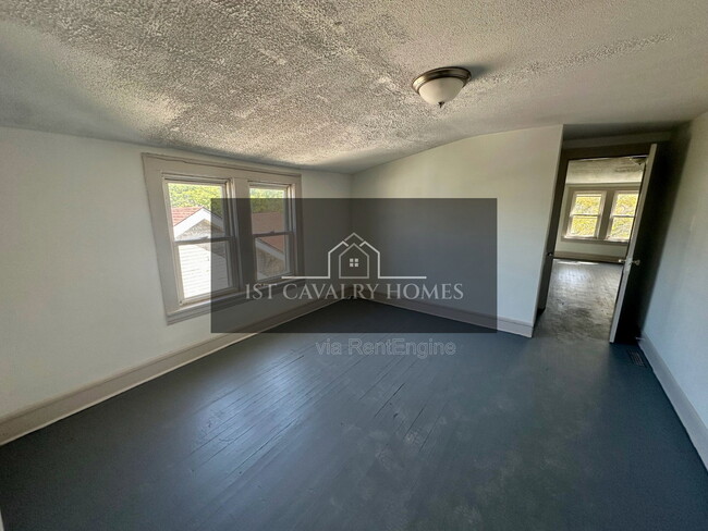 Building Photo - 3540 E 154th St