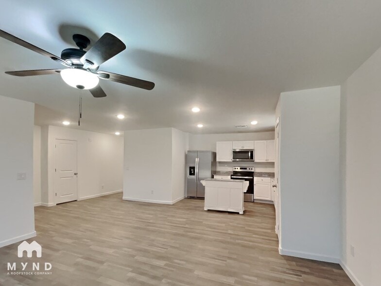 Building Photo - 9770 W Heather Dr