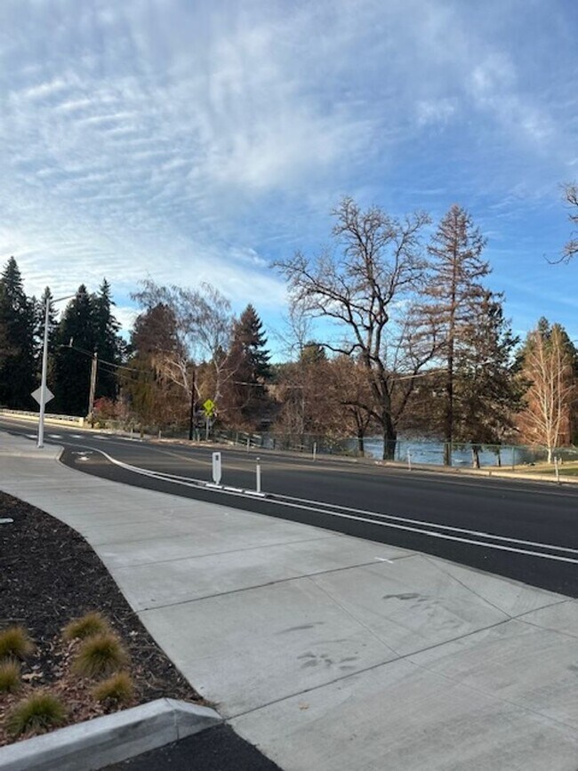 Building Photo - Riverfront Gated 2 Bedroom Luxury Condo!!