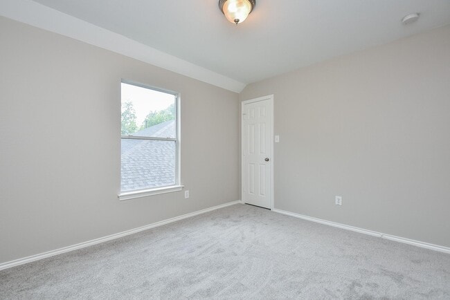 Building Photo - 3935 Carters Lake Dr