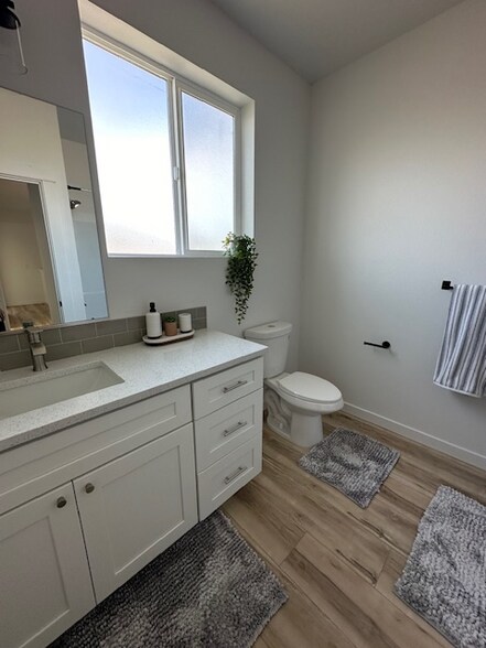 Building Photo - 425 War Room Ct