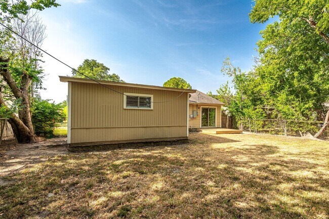Building Photo - 4123 Dacca Dr