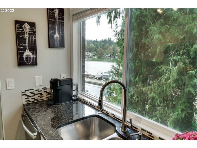 Building Photo - FABULOUS & SOPHISTICATED CONDO IN LO