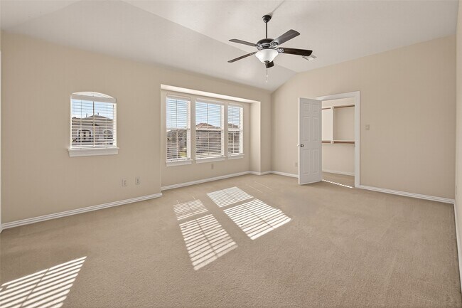 Building Photo - 2210 Bywater Dr