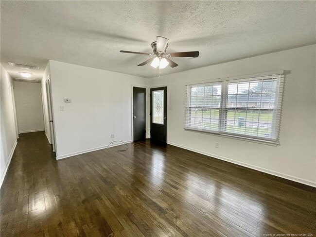 Building Photo - 2816 E Cramer Dr