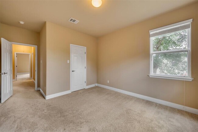 Building Photo - 10821 Crosbyton Ln