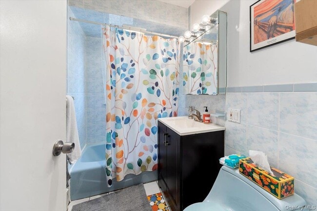 Building Photo - 10 Taft Ln