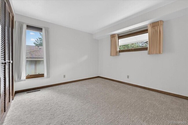 Building Photo - 10193 Meade Ct