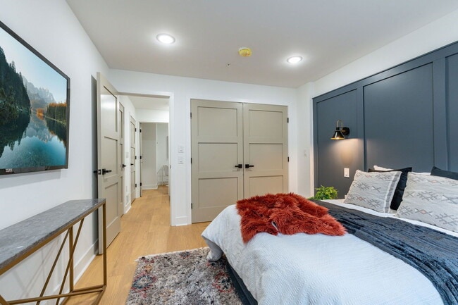 Building Photo - 609 S Orianna St