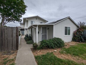 Building Photo - 205-215 E Maple Ave