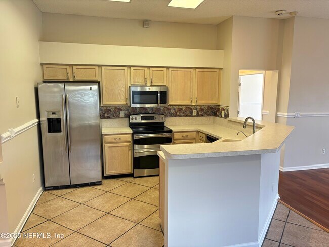 Building Photo - 8984 Bridgecreek Dr W