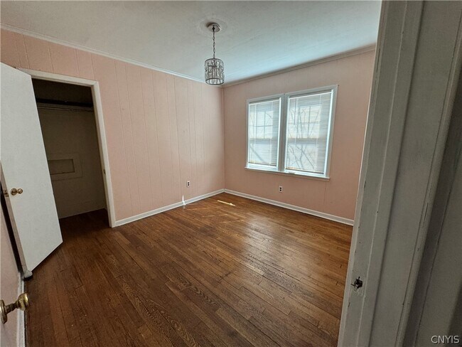 Building Photo - 295-97 N Midler Ave