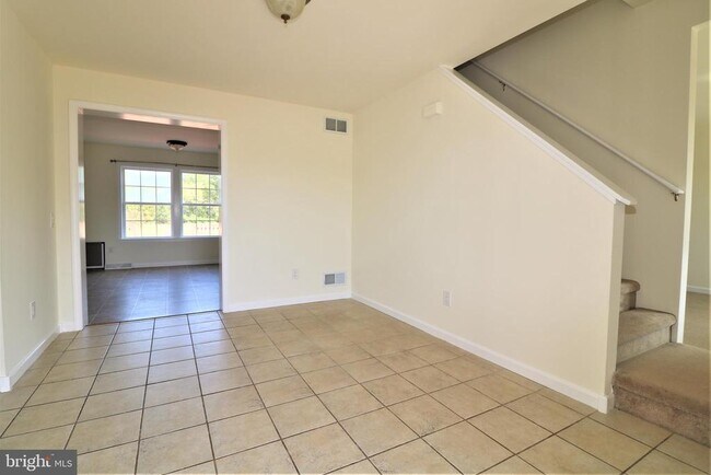 Building Photo - 412 Pauline Dr