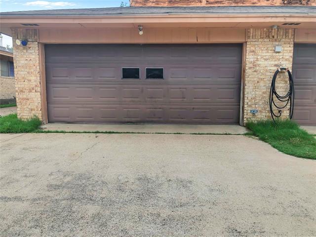 Building Photo - 2410 Woodoak Ct