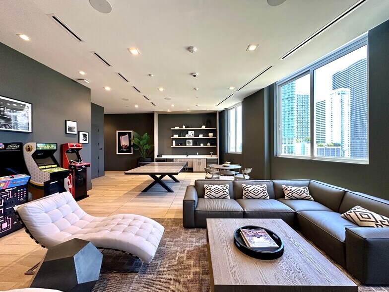 Building Photo - 234 NW 17th St