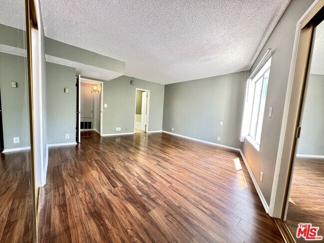 Building Photo - 1122 Peck Dr