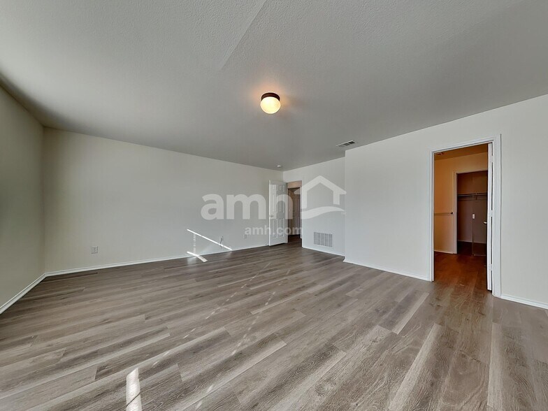 Building Photo - 306 Azalea Dr