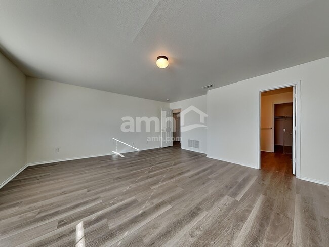 Building Photo - 306 Azalea Dr