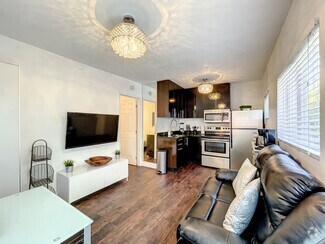 Building Photo - 2660 SW 36th Ave