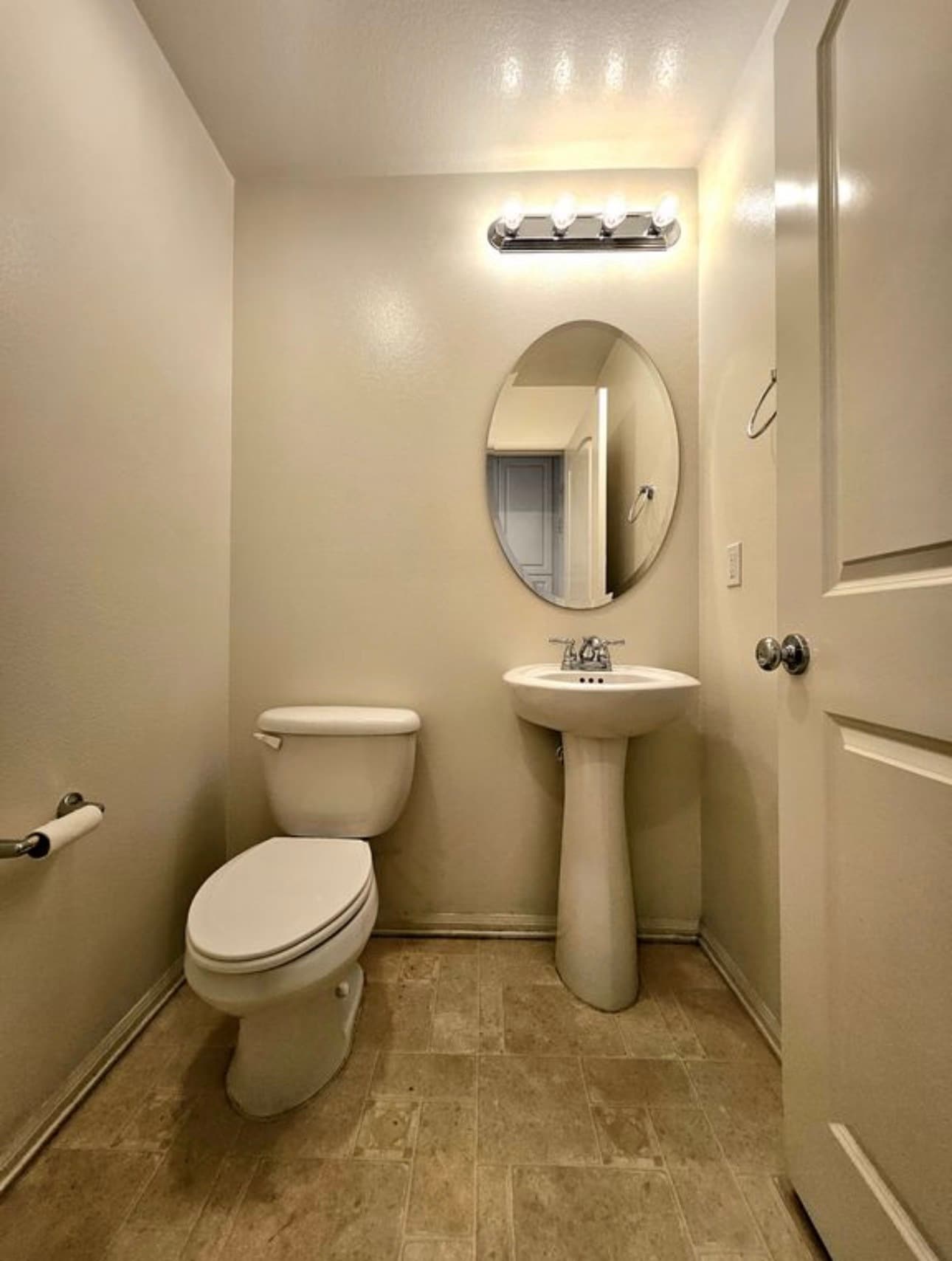 Building Photo - 37 Bijou