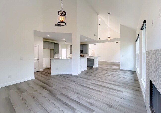 Building Photo - Newer Construction Farmhouse Style Home!