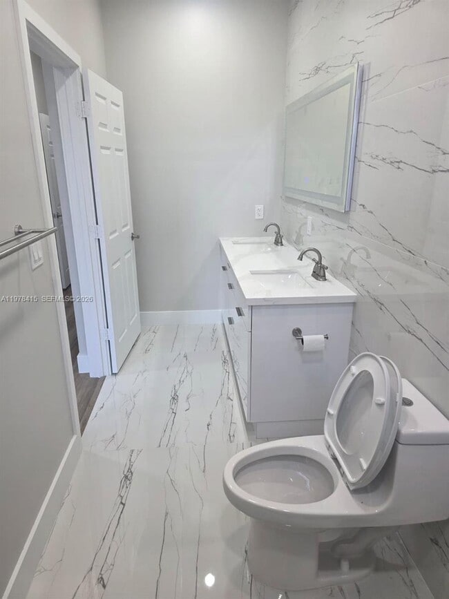 Building Photo - 2243 SW 134th Ave