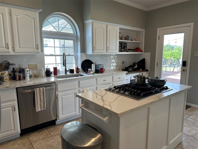 Building Photo - 4634 Grand Cayman Dr