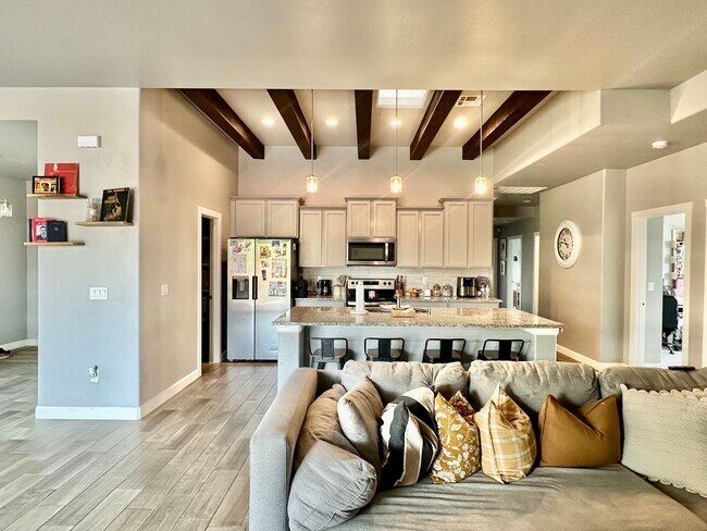 Building Photo - 1077 El Nido Dr