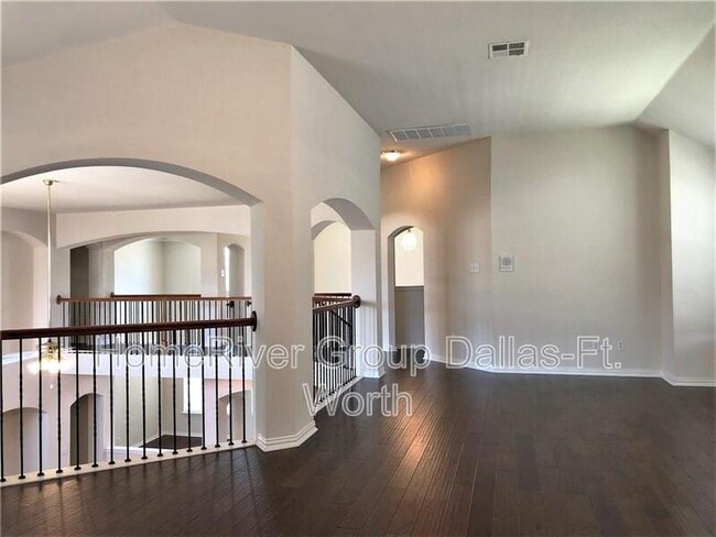 Building Photo - 5134 Navajo Dr