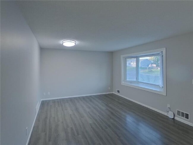 Building Photo - 3760 75th St E