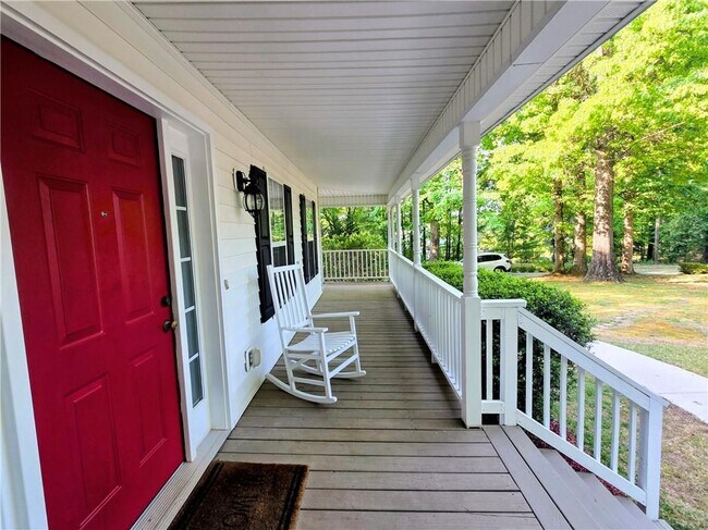 Building Photo - 3060 Glen Wallace Dr