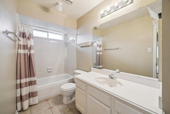Building Photo - 12714 Orchard Hollow Way