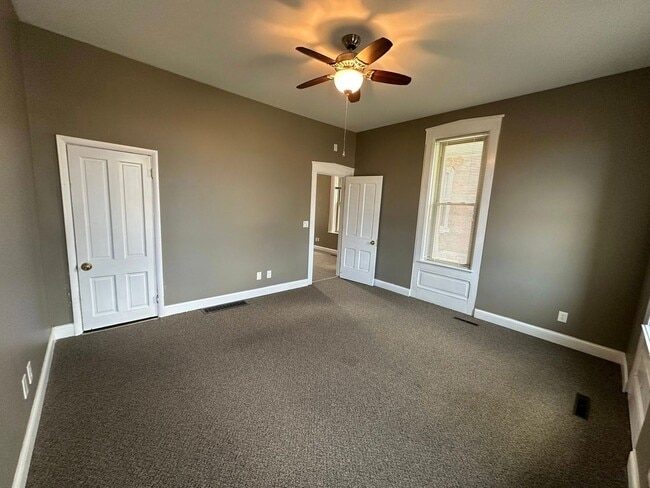 Building Photo - 309 S 8th St