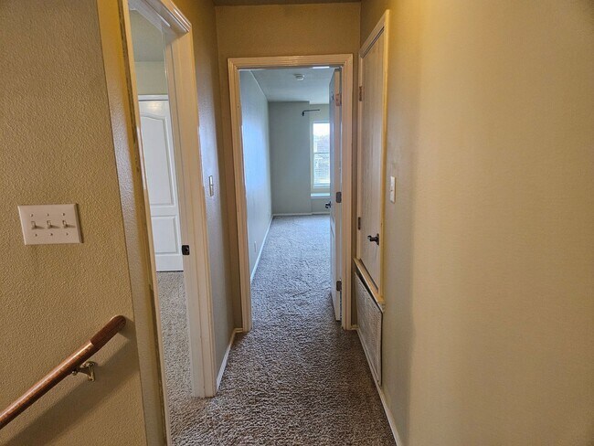 Building Photo - Garden Home in Gated Community