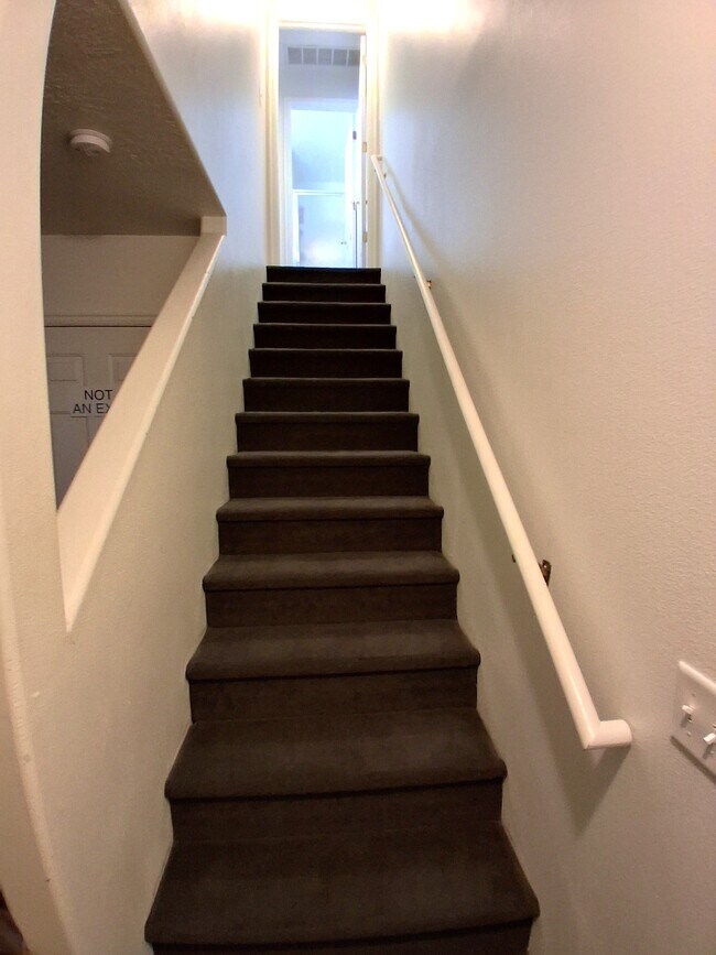 Building Photo - 879 E 350 N