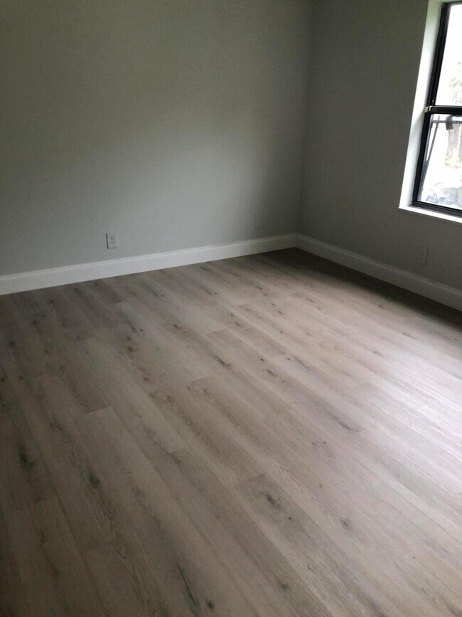 Building Photo - 5862 Triphammer Rd