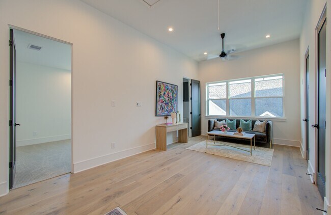 Building Photo - 1645 Bingle Rd