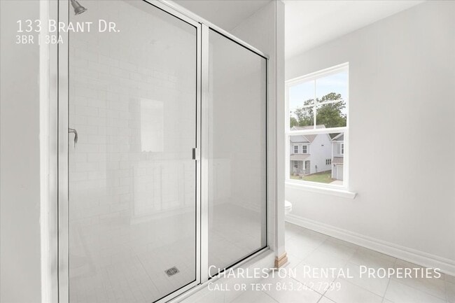 Building Photo - 133 Brant Drive