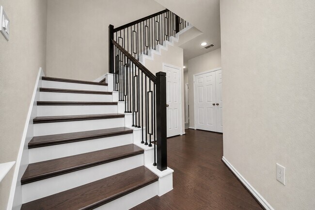 Building Photo - 3111 Dakota Falls Dr