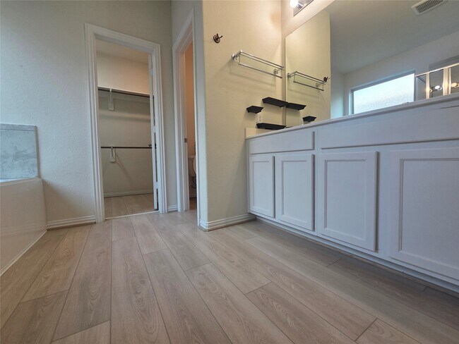 Building Photo - 28137 Aspen Horizon Dr