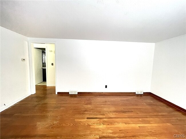 Building Photo - 121 Wadsworth Rd