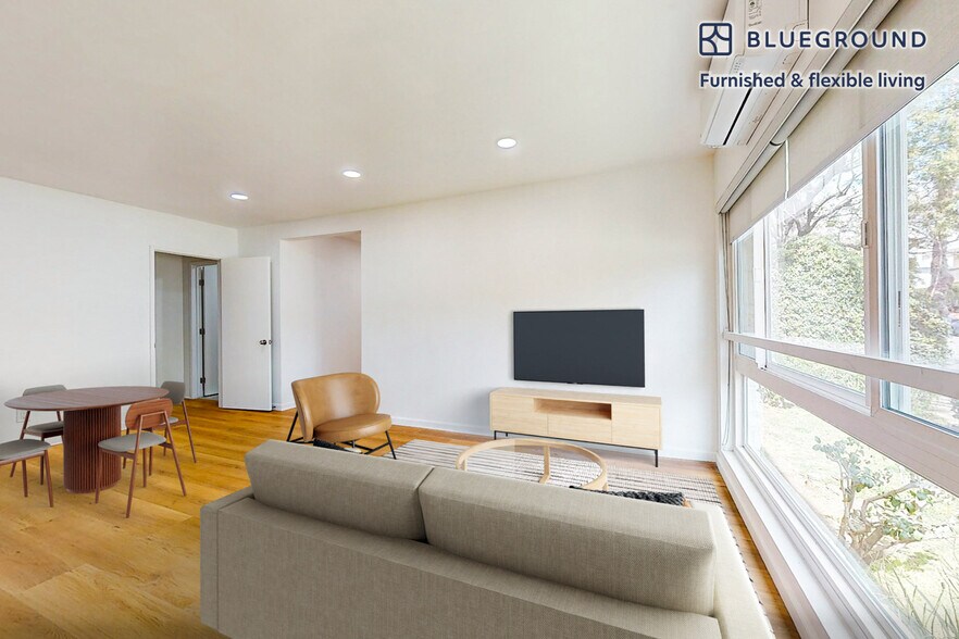 Building Photo - 7949 Romaine St