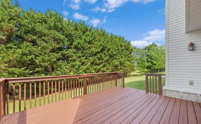 Building Photo - Knoxville 37934 - 4 bedroom 2 bath - call ...