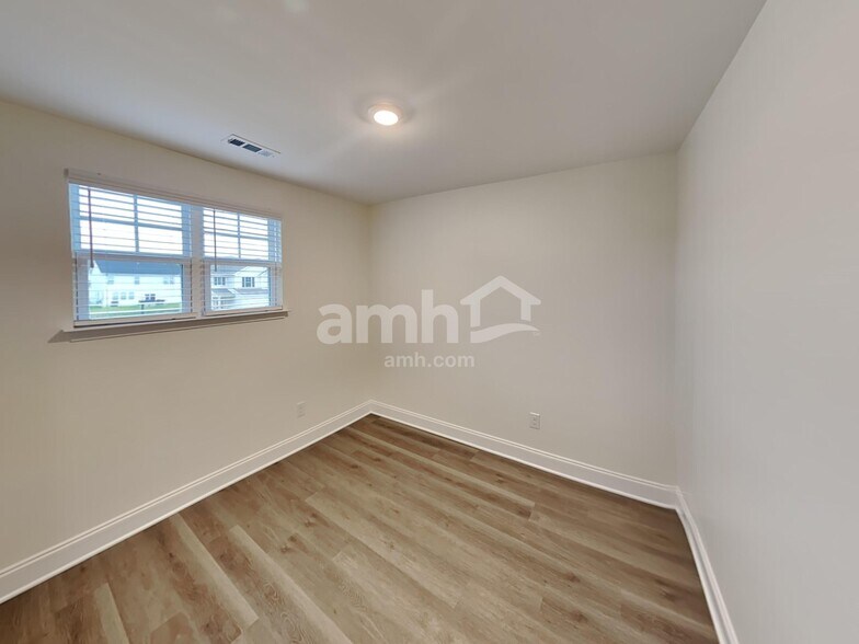 Building Photo - 5328 Trust Dr