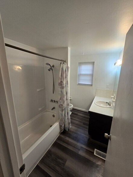 Building Photo - 6538-6552-6552 Conway Dr