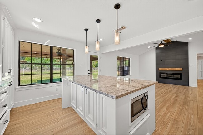 Building Photo - 11507 Oak Valley Dr